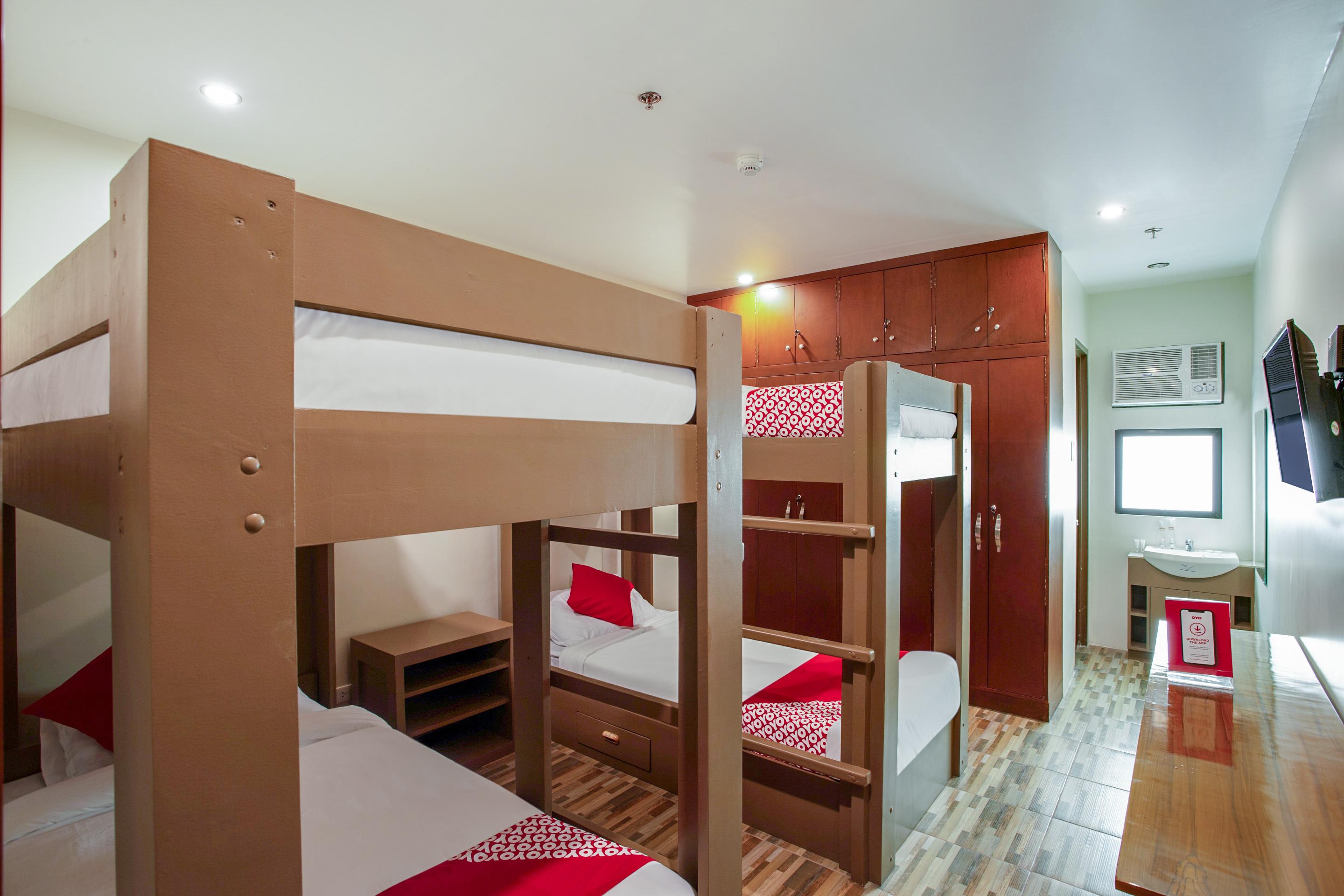 Oyo 421 Deck 360 Dormitel Hotel Davao City Екстериор снимка