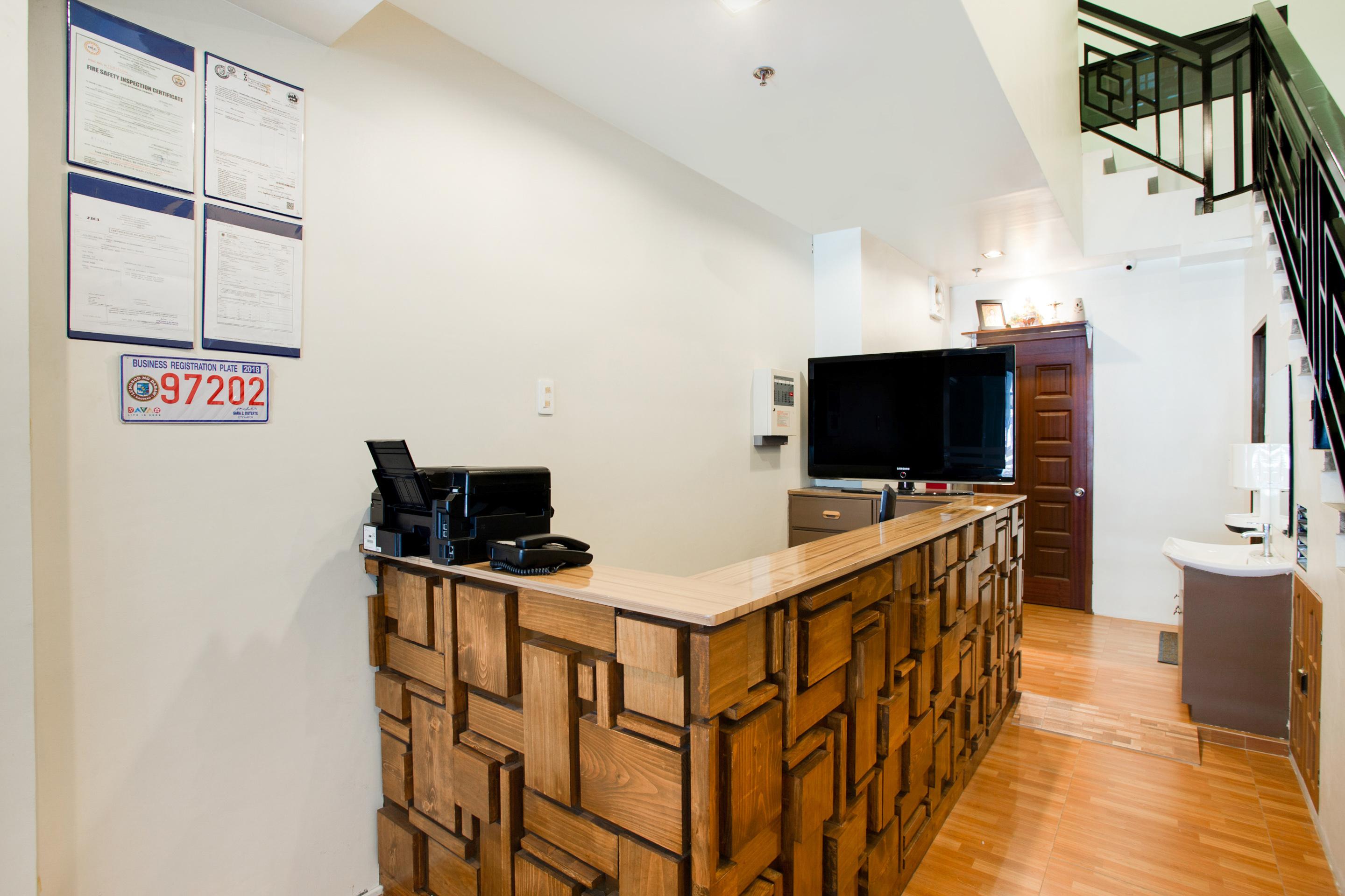 Oyo 421 Deck 360 Dormitel Hotel Davao City Екстериор снимка