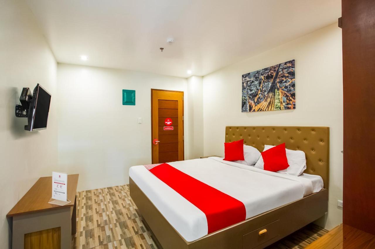 Oyo 421 Deck 360 Dormitel Hotel Davao City Екстериор снимка