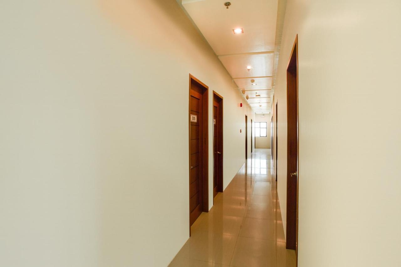 Oyo 421 Deck 360 Dormitel Hotel Davao City Екстериор снимка