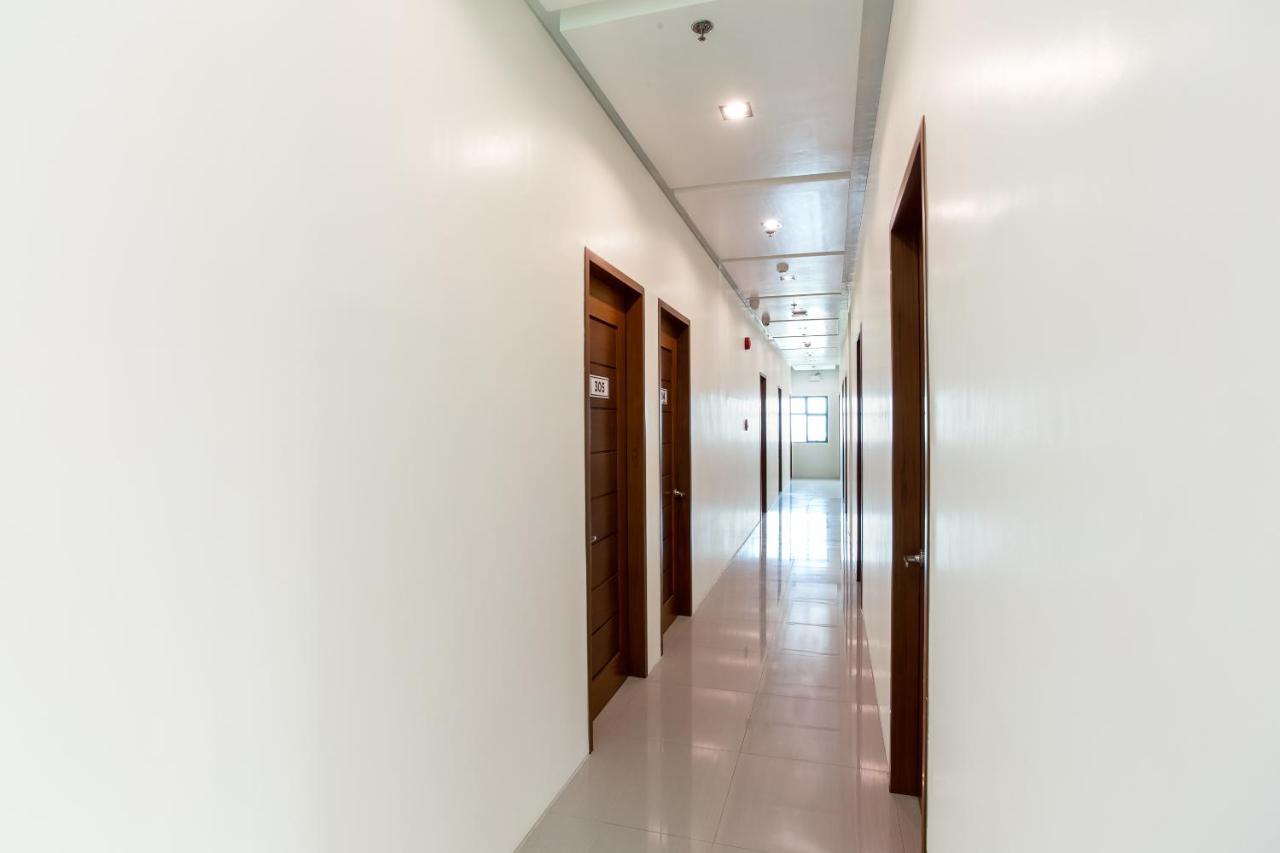 Oyo 421 Deck 360 Dormitel Hotel Davao City Екстериор снимка